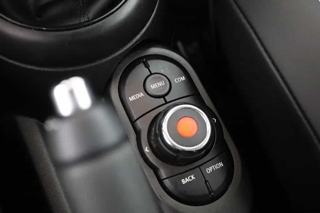 MINI ONE 1.5 Classic Trim LED Navi Teilleder Tempomat 06/2021-photo-14