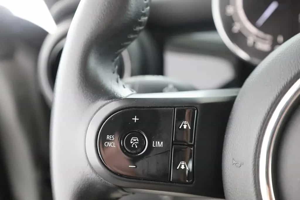 MINI ONE 1.5 Classic Trim LED Navi Teilleder Tempomat 06/2021-photo-16