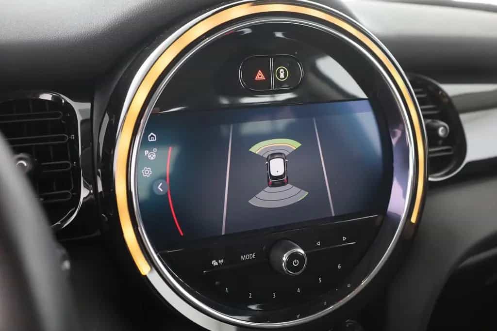 MINI ONE 1.5 Classic Trim LED Navi Teilleder Tempomat 06/2021-photo-27