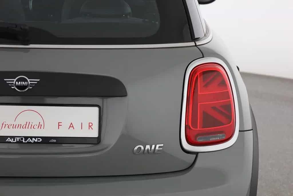 MINI ONE 1.5 Classic Trim LED Navi Teilleder Tempomat 06/2021-photo-29