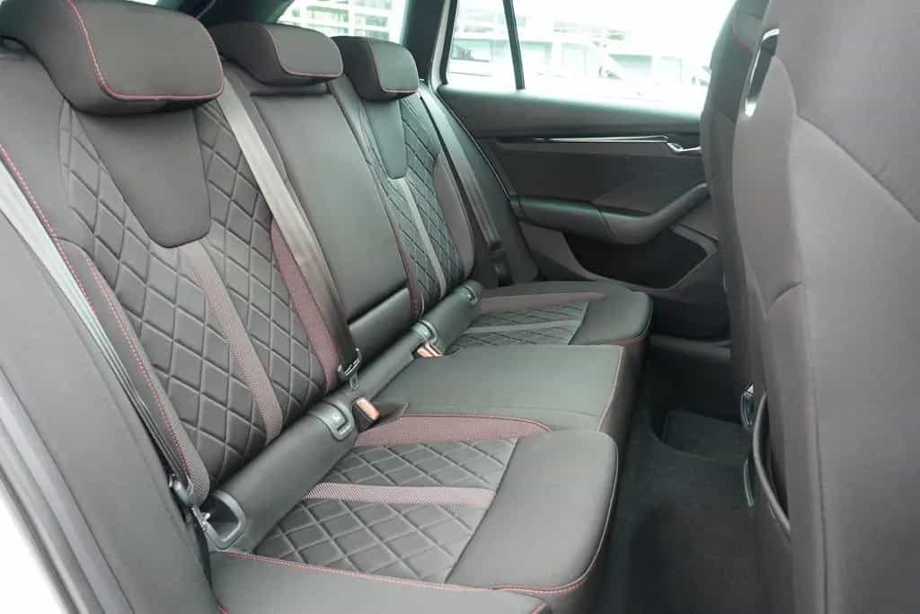 Skoda Octavia Combi 2.0 TSI RS Navi LED ACC PDC Kamera 08/2022-photo-13