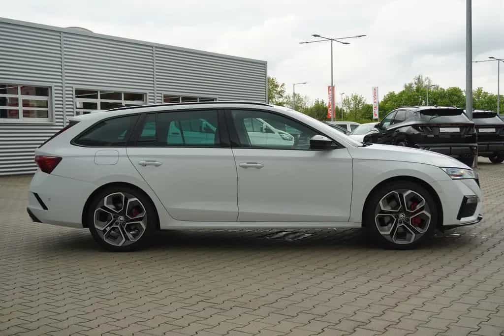 Skoda Octavia Combi 2.0 TSI RS Navi LED ACC PDC Kamera 08/2022-photo-4