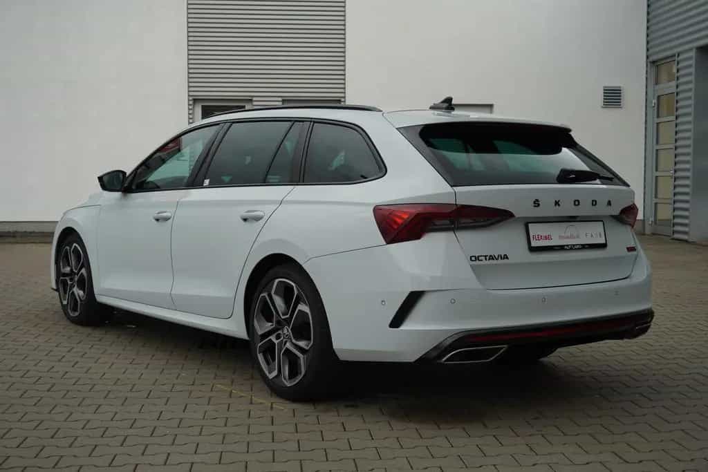 Skoda Octavia Combi 2.0 TSI RS Navi LED ACC PDC Kamera 08/2022-photo-7