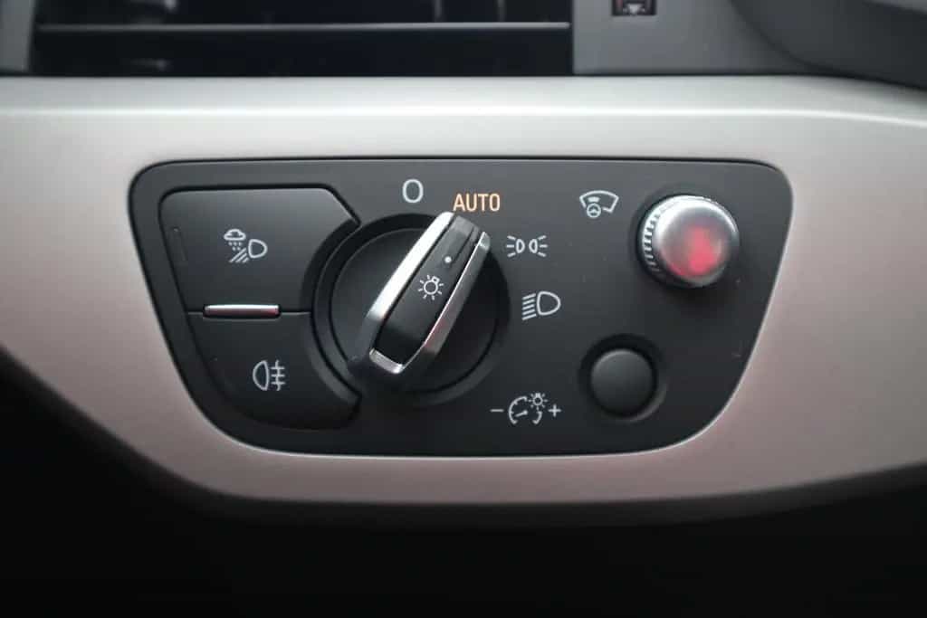 Audi A4 Avant 40 2.0 TFSI S-Tronic LED Navi Head-Up 03/2022-photo-17