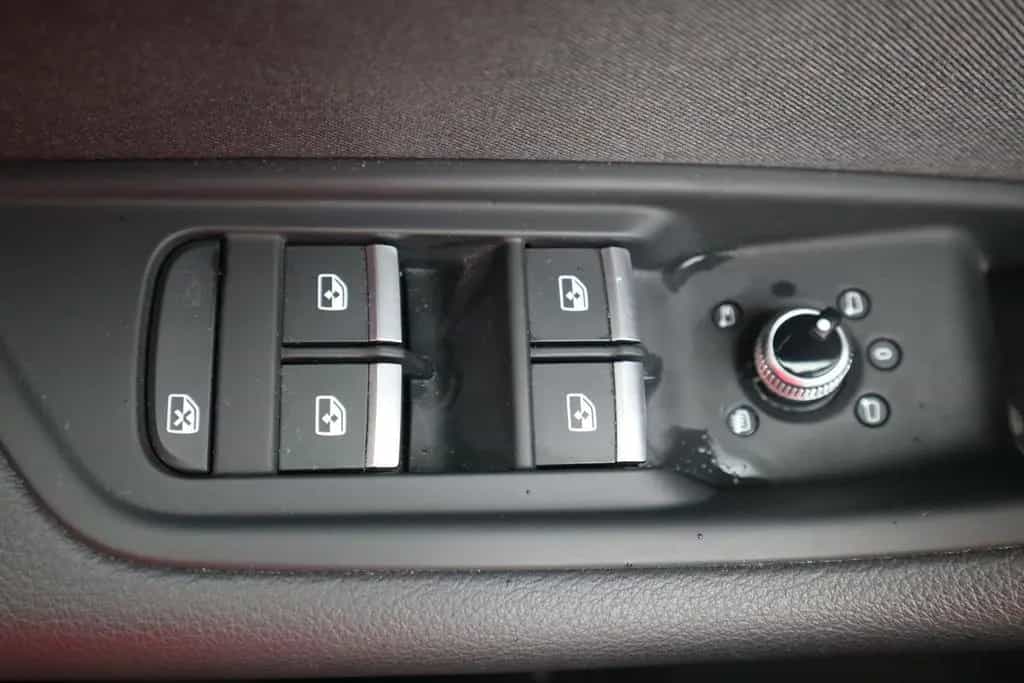 Audi A4 Avant 40 2.0 TFSI S-Tronic LED Navi Head-Up 03/2022-photo-19