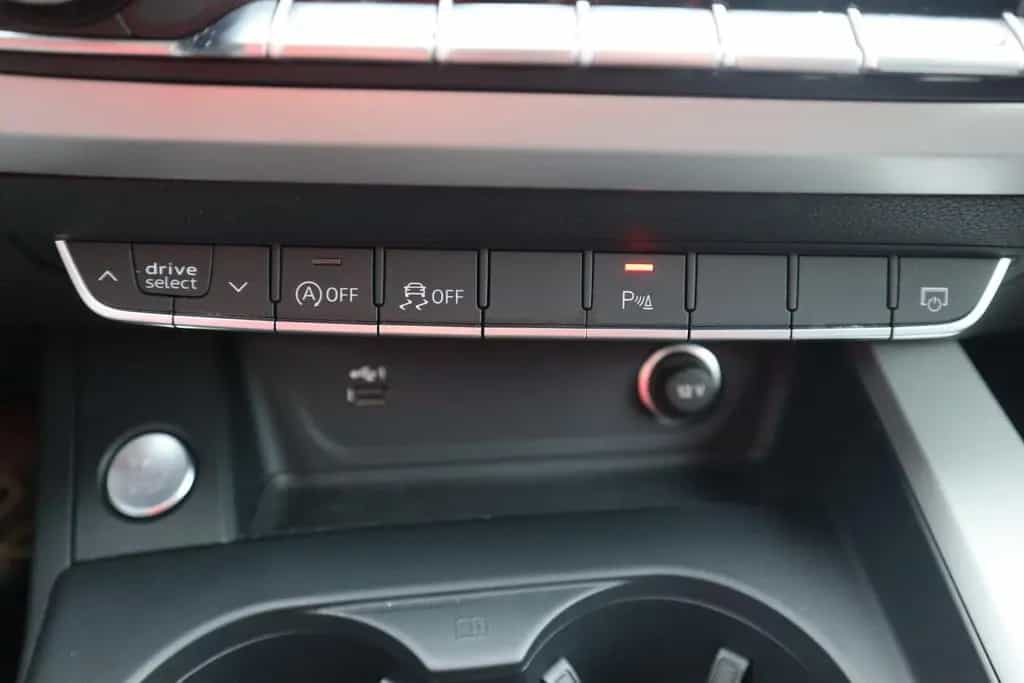 Audi A4 Avant 40 2.0 TFSI S-Tronic LED Navi Head-Up 03/2022-photo-29