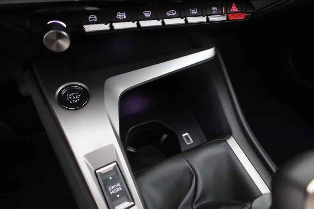 Peugeot 308 1.2 PureTech Allure LED Android Apple Kamera 11/2023-photo-10