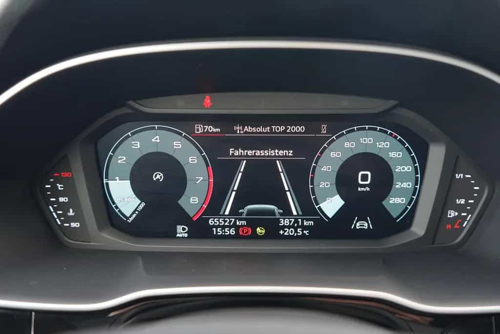 Audi Q3 35 1.5 TFSI S line LED Keyless Standheizung 10/2021-photo-23