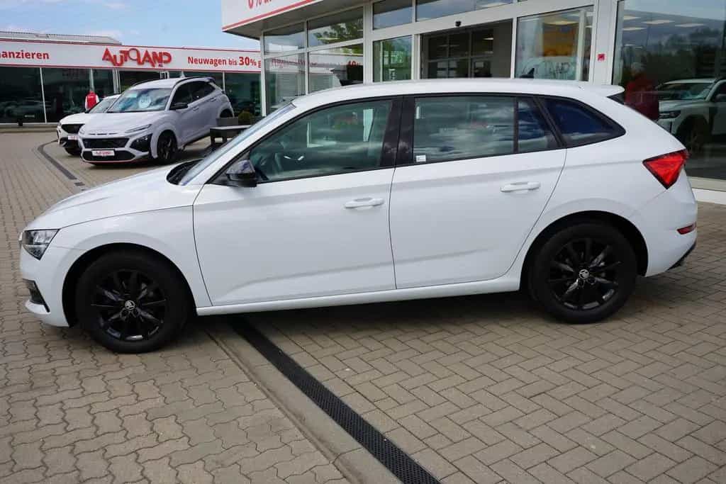 Skoda Scala 1.5 TSI DSG Style LED Kamera Tempomat DAB 08/2019-photo-2
