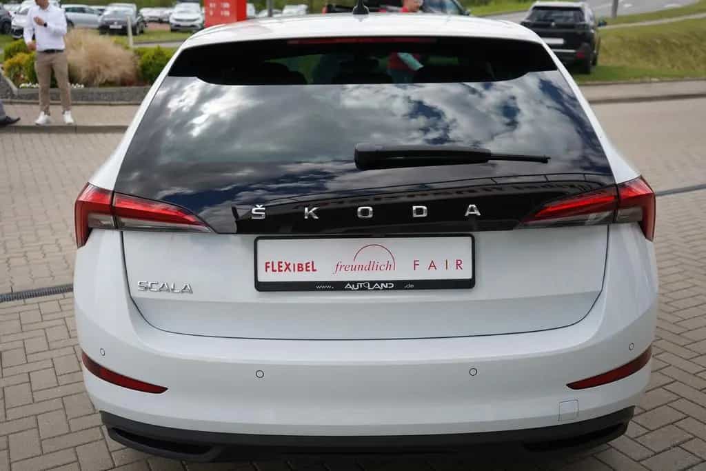 Skoda Scala 1.5 TSI DSG Style LED Kamera Tempomat DAB 08/2019-photo-4