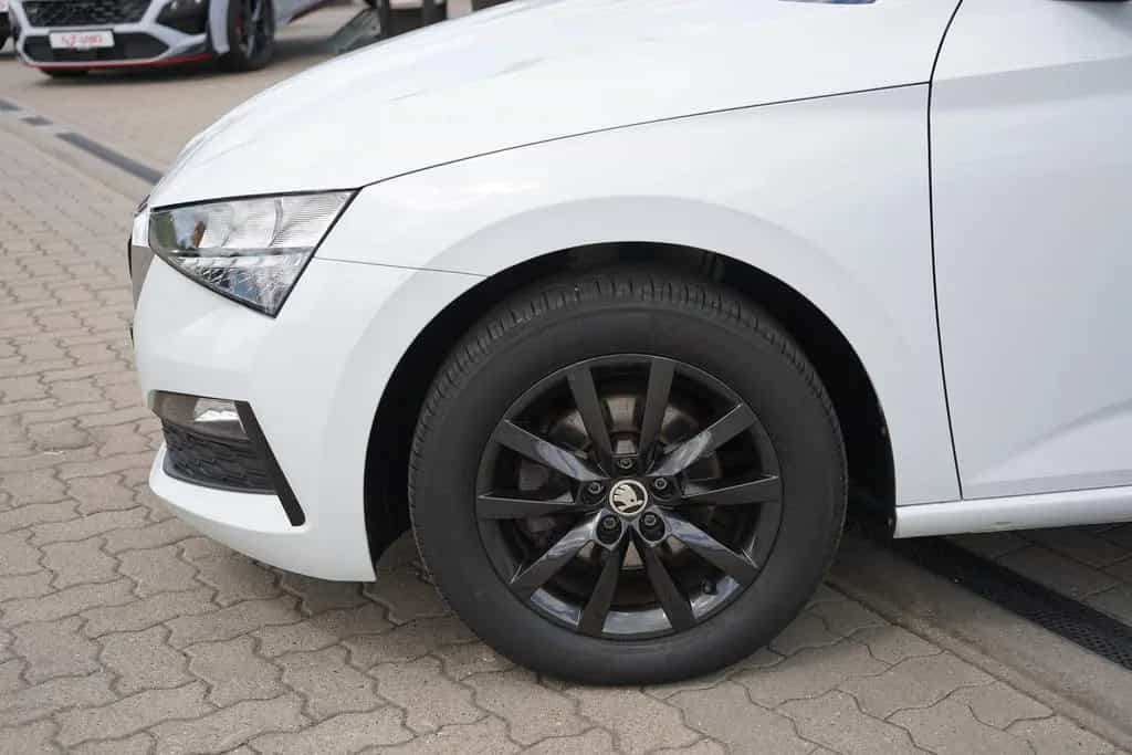 Skoda Scala 1.5 TSI DSG Style LED Kamera Tempomat DAB 08/2019-photo-9