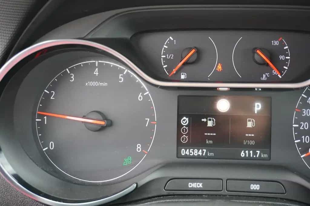 Opel Crossland (X) 1.2 Turbo Innovation Aut. LED PDC 02/2019-photo-17