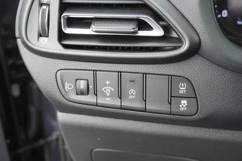 Hyundai i30 1.0 T-GDI Trend Navi Kamera Tempomat PDC USB 08/2022-photo-13