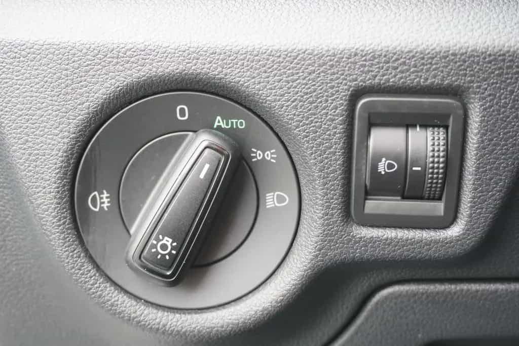 Skoda Kamiq 1.5 TSI Ambition DSG LED SmartLink AHK PDC 06/2020-photo-13