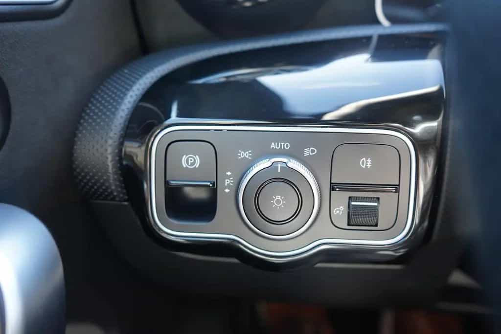 Mercedes-Benz A 220 A220 Edition 1 AMG Line Standheizung Burmester 04/2019-photo-25