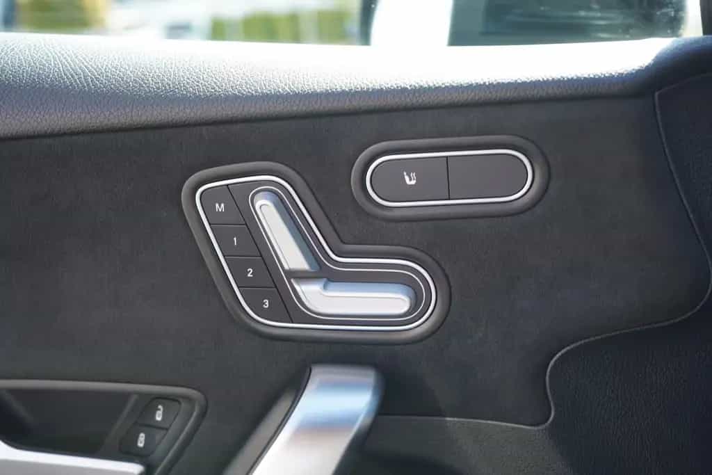 Mercedes-Benz A 220 A220 Edition 1 AMG Line Standheizung Burmester 04/2019-photo-27