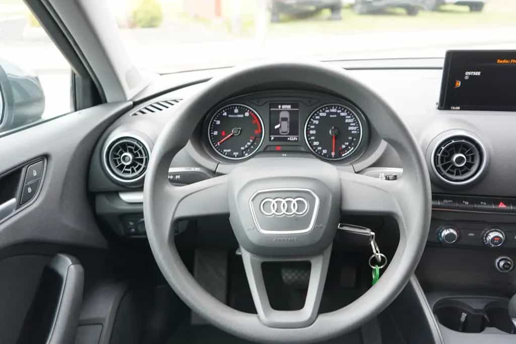 Audi A3 Sportback 1.0 TFSI basis Kamera PDC Bi-Xenon 03/2017-photo-28