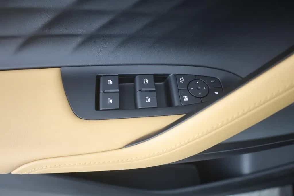 MG HS 1.5 T-GDI Luxury Aut. LED ACC 360° 05/2025-photo-19