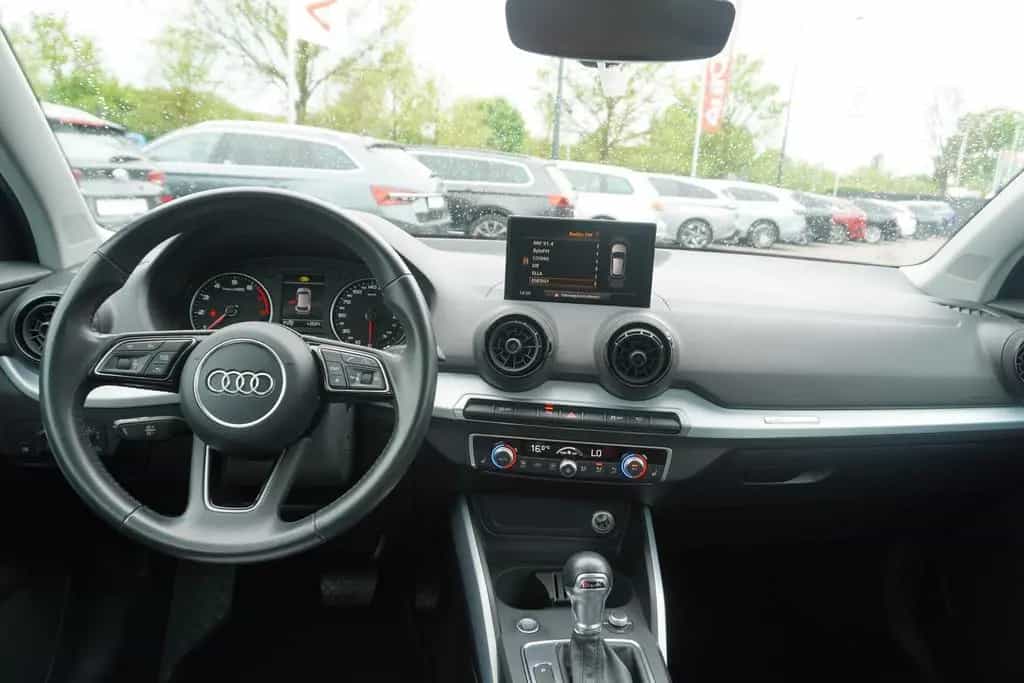 Audi Q2 1.4 TFSI sport Tempomat el. Heckklappe AHK 06/2018-photo-13