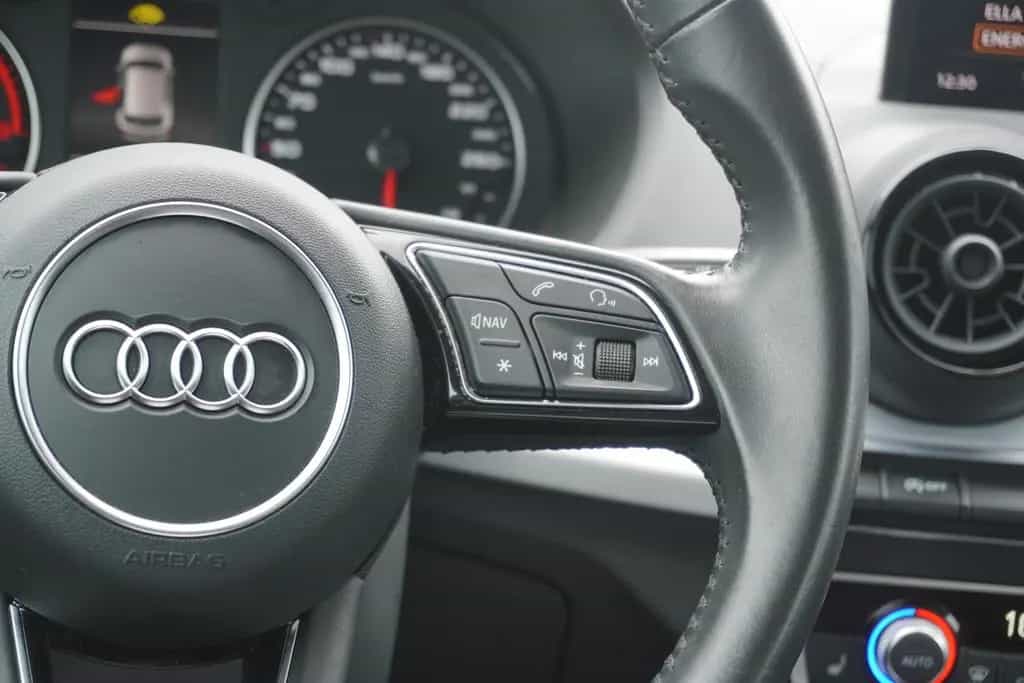 Audi Q2 1.4 TFSI sport Tempomat el. Heckklappe AHK 06/2018-photo-19