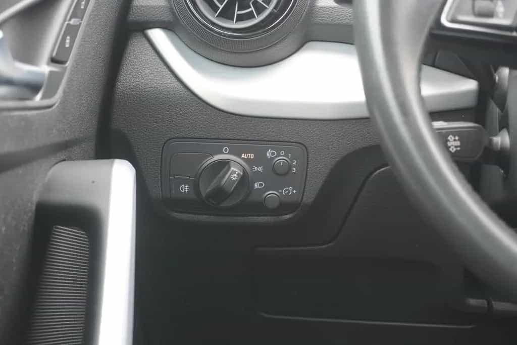 Audi Q2 1.4 TFSI sport Tempomat el. Heckklappe AHK 06/2018-photo-20