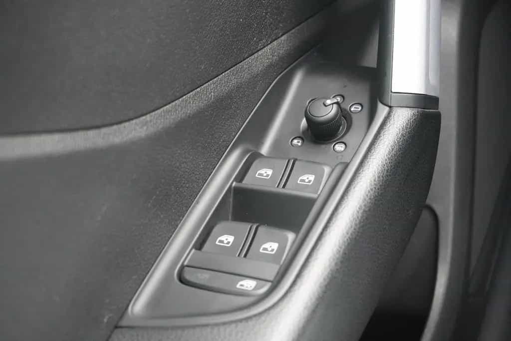 Audi Q2 1.4 TFSI sport Tempomat el. Heckklappe AHK 06/2018-photo-21