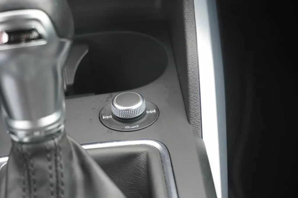 Audi Q2 1.4 TFSI sport Tempomat el. Heckklappe AHK 06/2018-photo-22