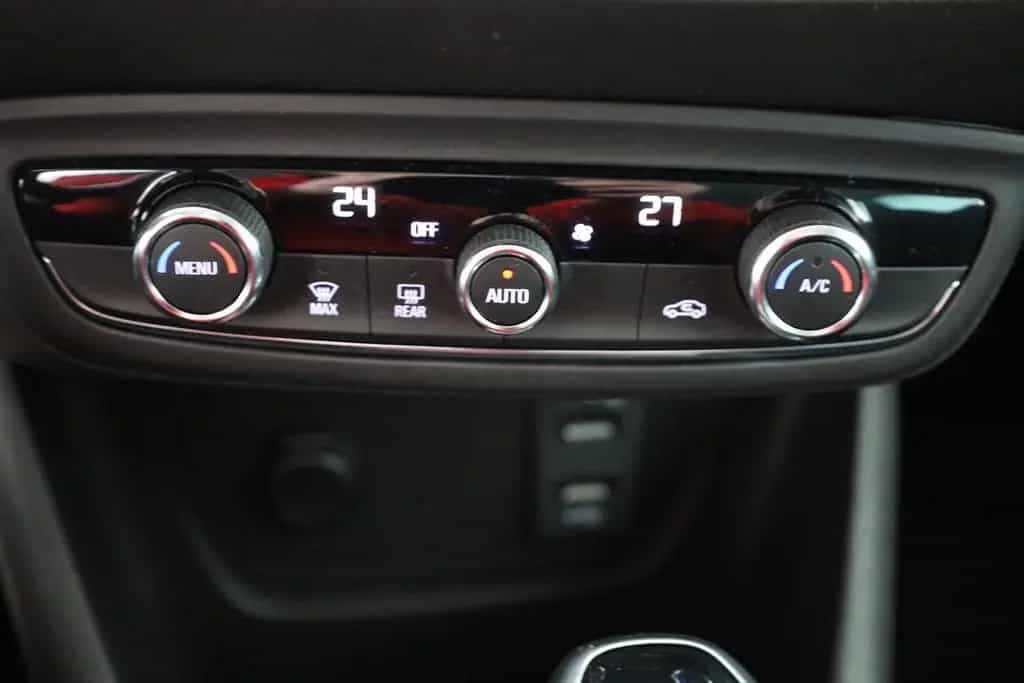 Opel Crossland 1.2 DI Turbo Aut. LED Navi HUD 05/2021-photo-11