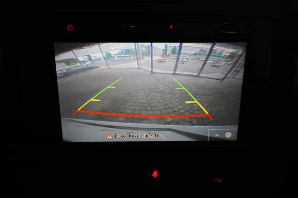 Dacia Duster 1.2  4x2 Navi Totwinkel DAB Kamera PDC 01/2018-photo-16