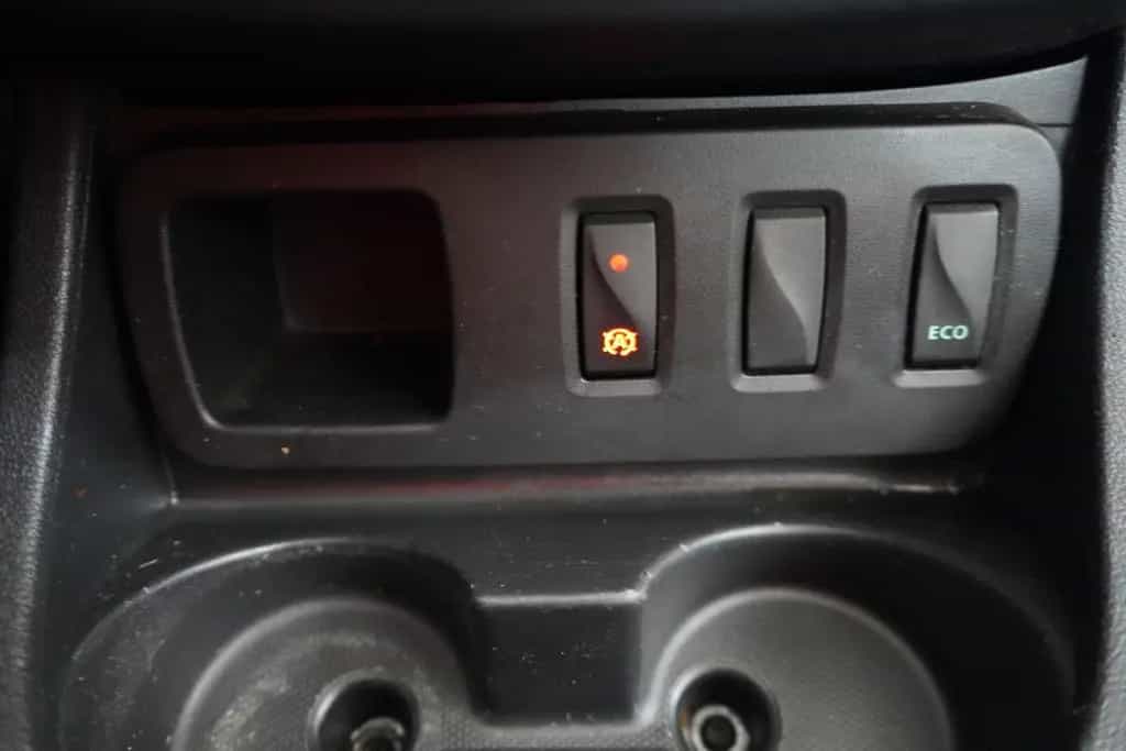 Dacia Duster 1.2  4x2 Navi Totwinkel DAB Kamera PDC 01/2018-photo-18
