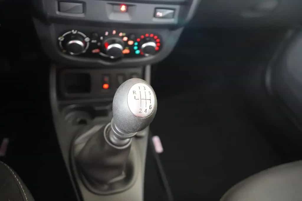 Dacia Duster 1.2  4x2 Navi Totwinkel DAB Kamera PDC 01/2018-photo-19