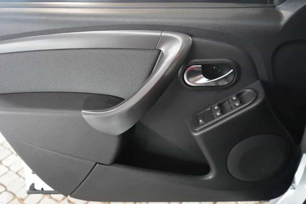 Dacia Duster 1.2  4x2 Navi Totwinkel DAB Kamera PDC 01/2018-photo-24