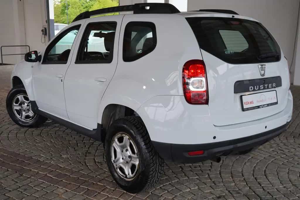 Dacia Duster 1.2  4x2 Navi Totwinkel DAB Kamera PDC 01/2018-photo-3