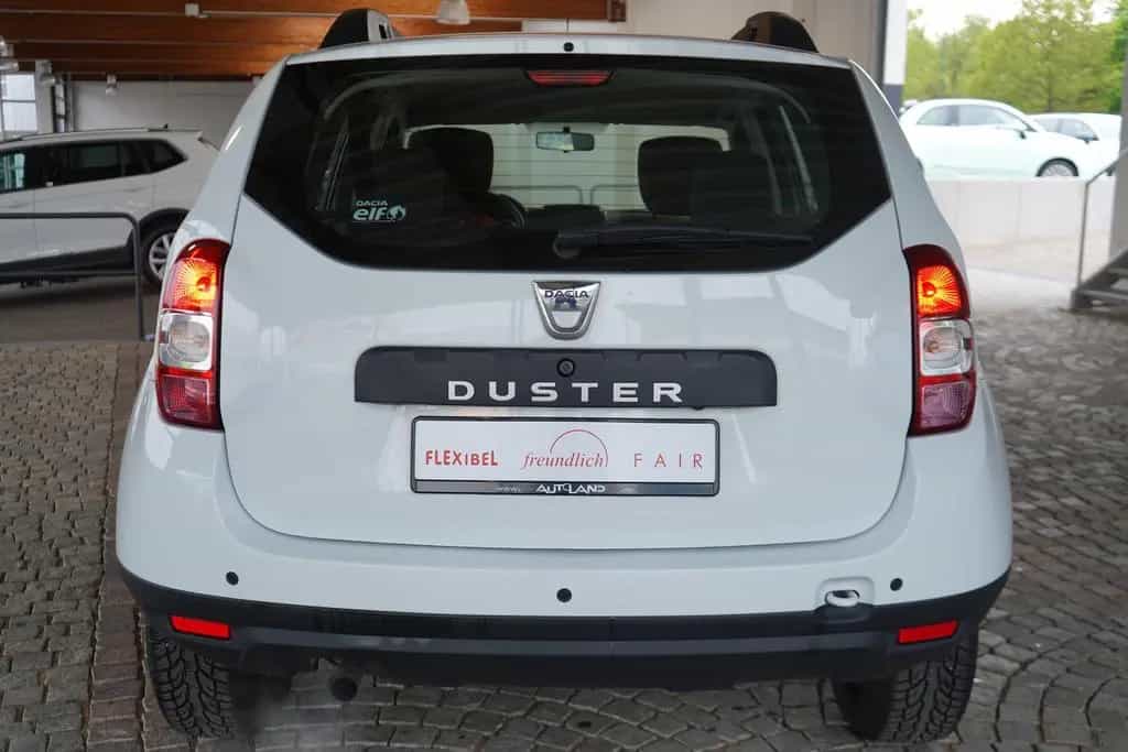 Dacia Duster 1.2  4x2 Navi Totwinkel DAB Kamera PDC 01/2018-photo-4
