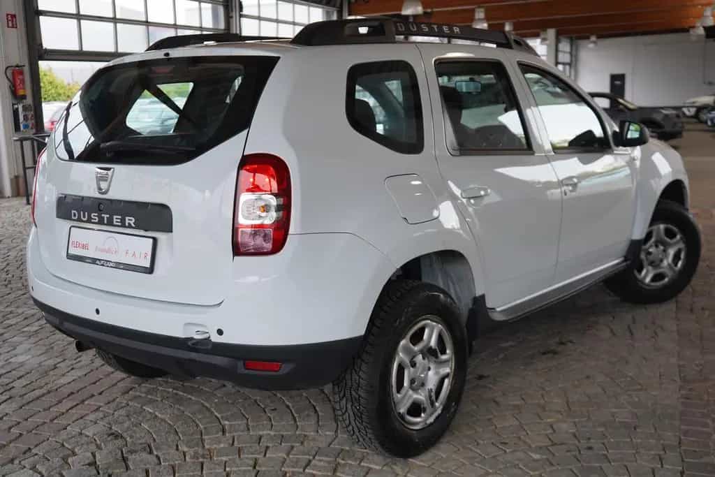 Dacia Duster 1.2  4x2 Navi Totwinkel DAB Kamera PDC 01/2018-photo-5