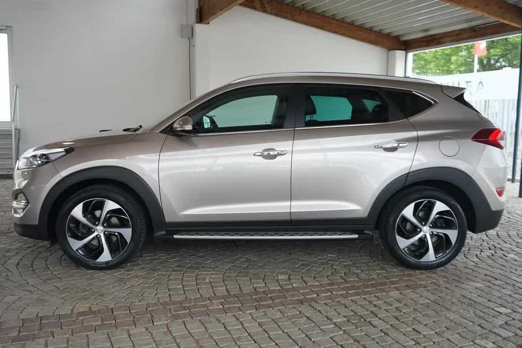Hyundai Tucson 1.6 T-GDI LED Navi Kamera Sitzbelüftung 12/2016-photo-1