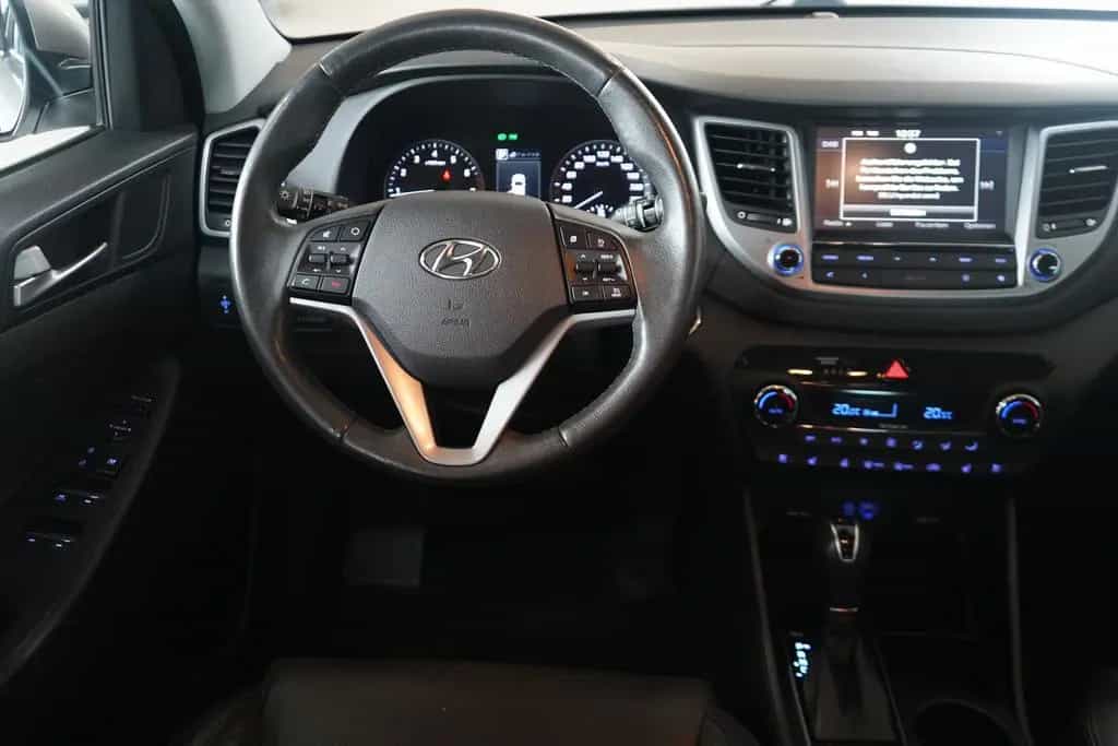 Hyundai Tucson 1.6 T-GDI LED Navi Kamera Sitzbelüftung 12/2016-photo-11