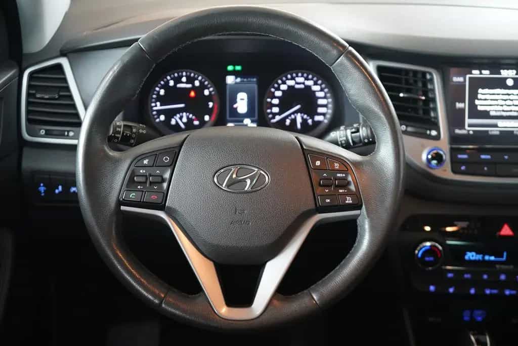 Hyundai Tucson 1.6 T-GDI LED Navi Kamera Sitzbelüftung 12/2016-photo-12