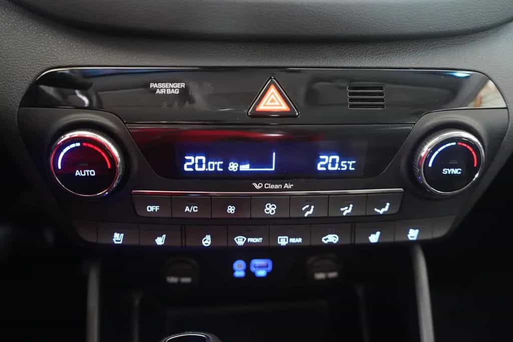 Hyundai Tucson 1.6 T-GDI LED Navi Kamera Sitzbelüftung 12/2016-photo-17