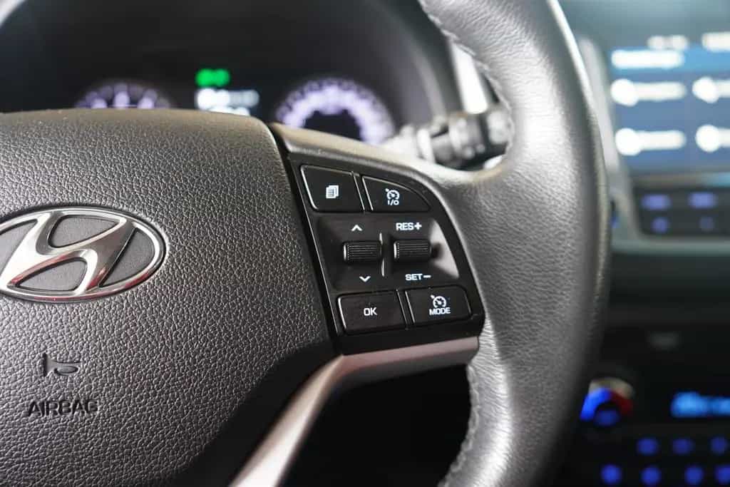 Hyundai Tucson 1.6 T-GDI LED Navi Kamera Sitzbelüftung 12/2016-photo-21