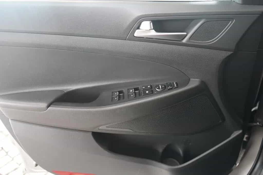 Hyundai Tucson 1.6 T-GDI LED Navi Kamera Sitzbelüftung 12/2016-photo-26