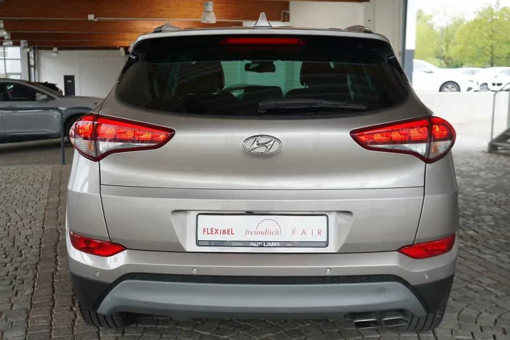 Hyundai Tucson 1.6 T-GDI LED Navi Kamera Sitzbelüftung 12/2016-photo-3