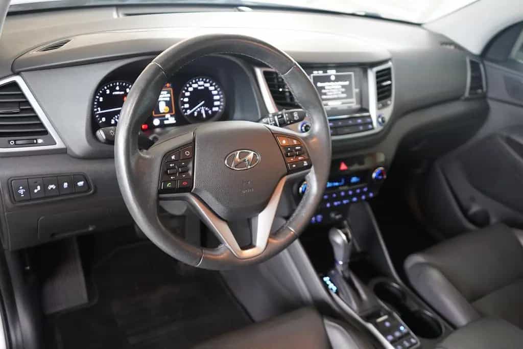 Hyundai Tucson 1.6 T-GDI LED Navi Kamera Sitzbelüftung 12/2016-photo-9
