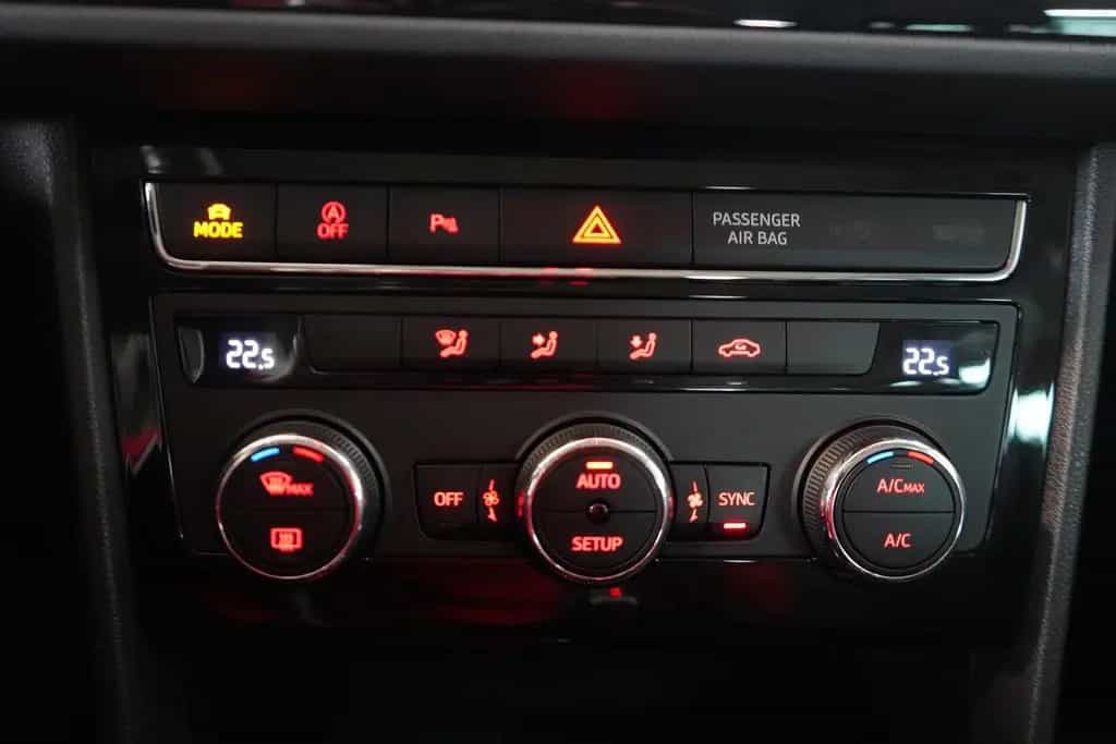 Seat Leon ST 1.5 FR LED FullLink Digitales Cockpit 07/2019-photo-18