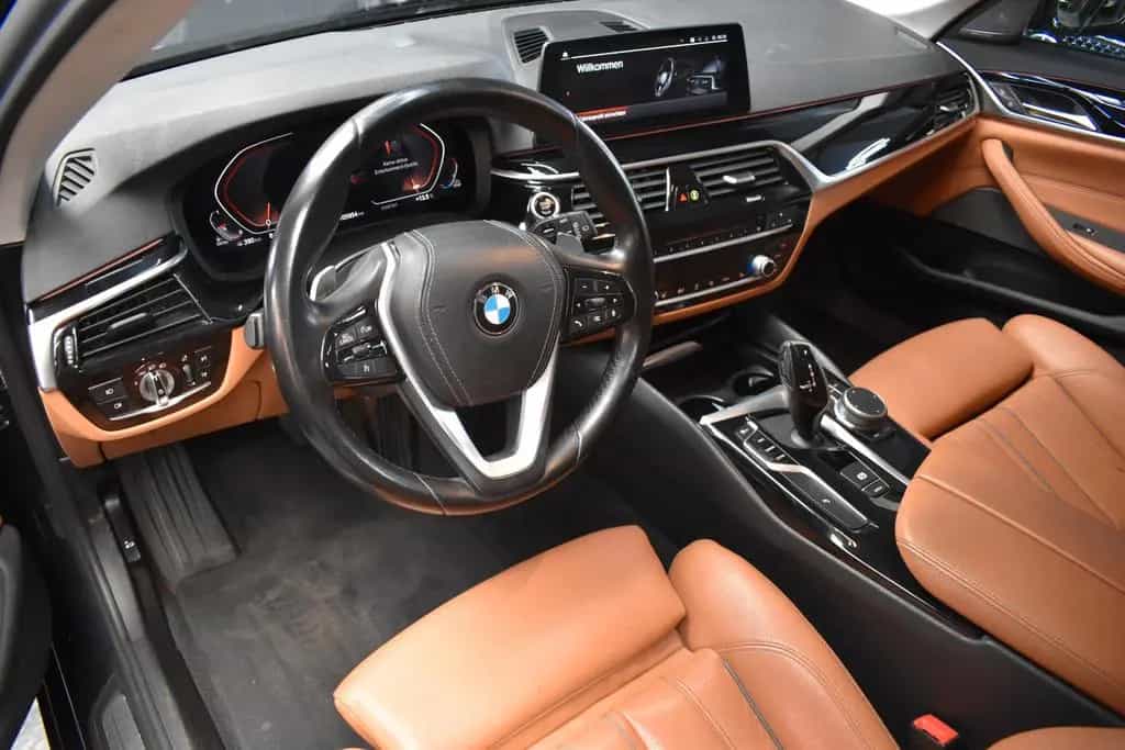 BMW 520 d Touring SPORT LINE*PANO*AHK*H&K*LEDER* 07/2020-photo-11
