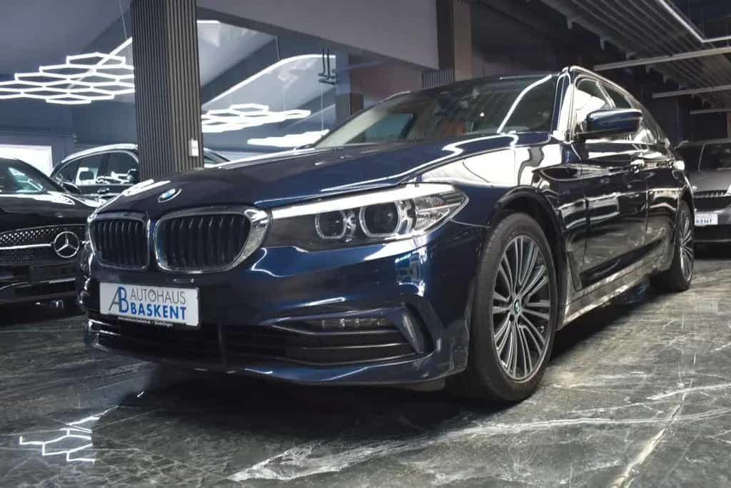 BMW 520 d Touring SPORT LINE*PANO*AHK*H&K*LEDER* 07/2020-photo-9