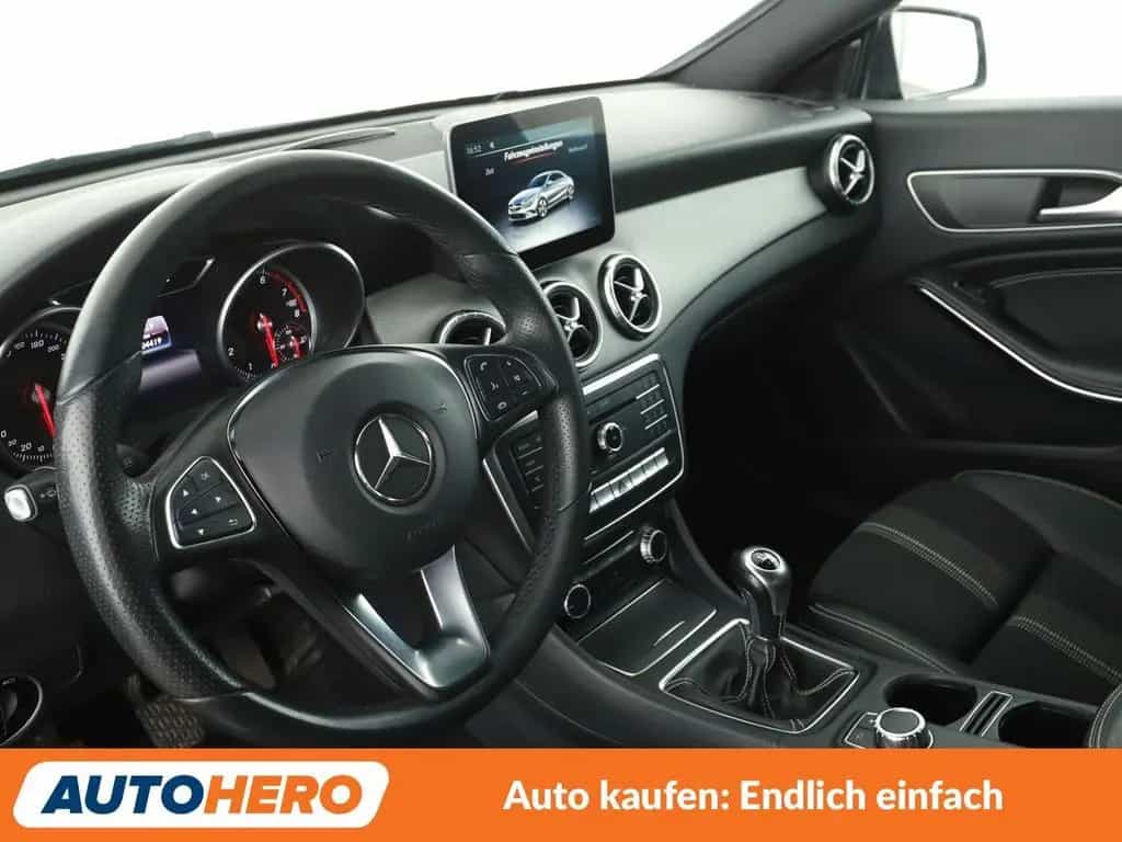 Mercedes-Benz CLA 180 Urban *NAVI*LED*PDC*SHZ* 02/2017-photo-10