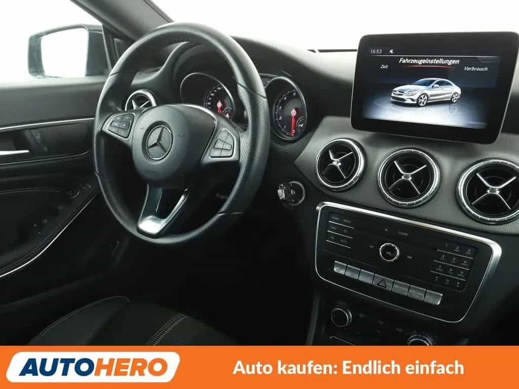Mercedes-Benz CLA 180 Urban *NAVI*LED*PDC*SHZ* 02/2017-photo-12