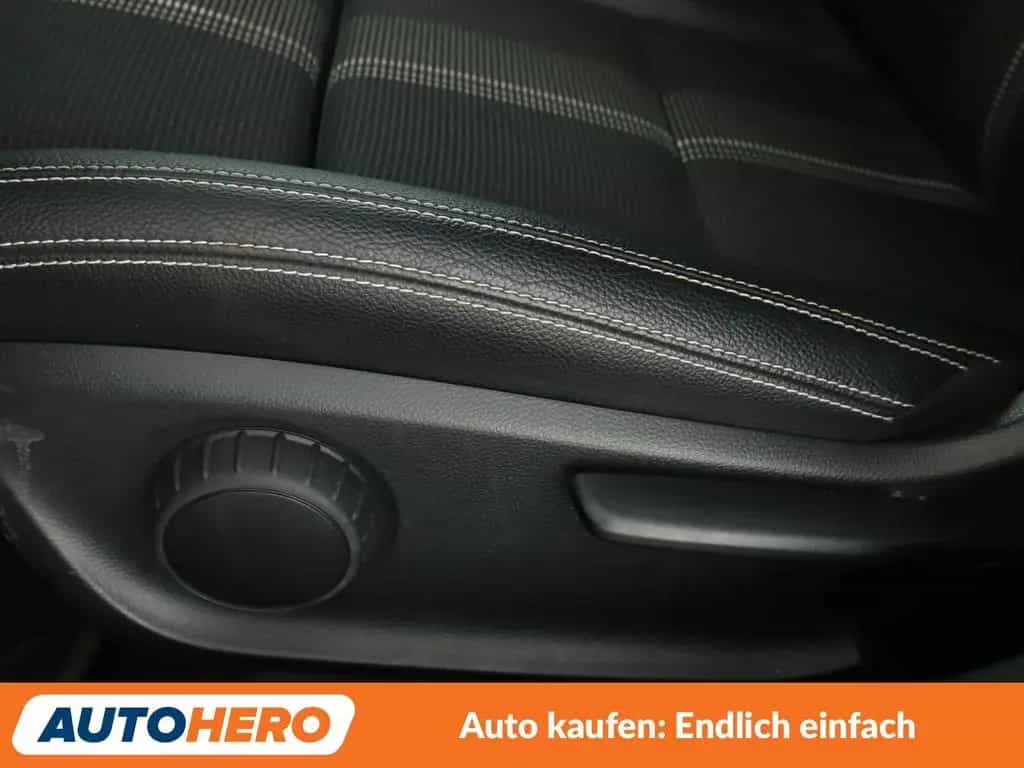 Mercedes-Benz CLA 180 Urban *NAVI*LED*PDC*SHZ* 02/2017-photo-30