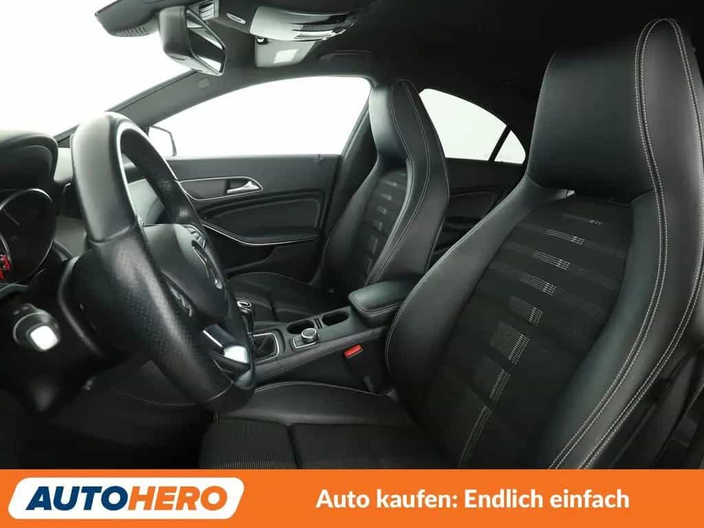 Mercedes-Benz CLA 180 Urban *NAVI*LED*PDC*SHZ* 02/2017-photo-9